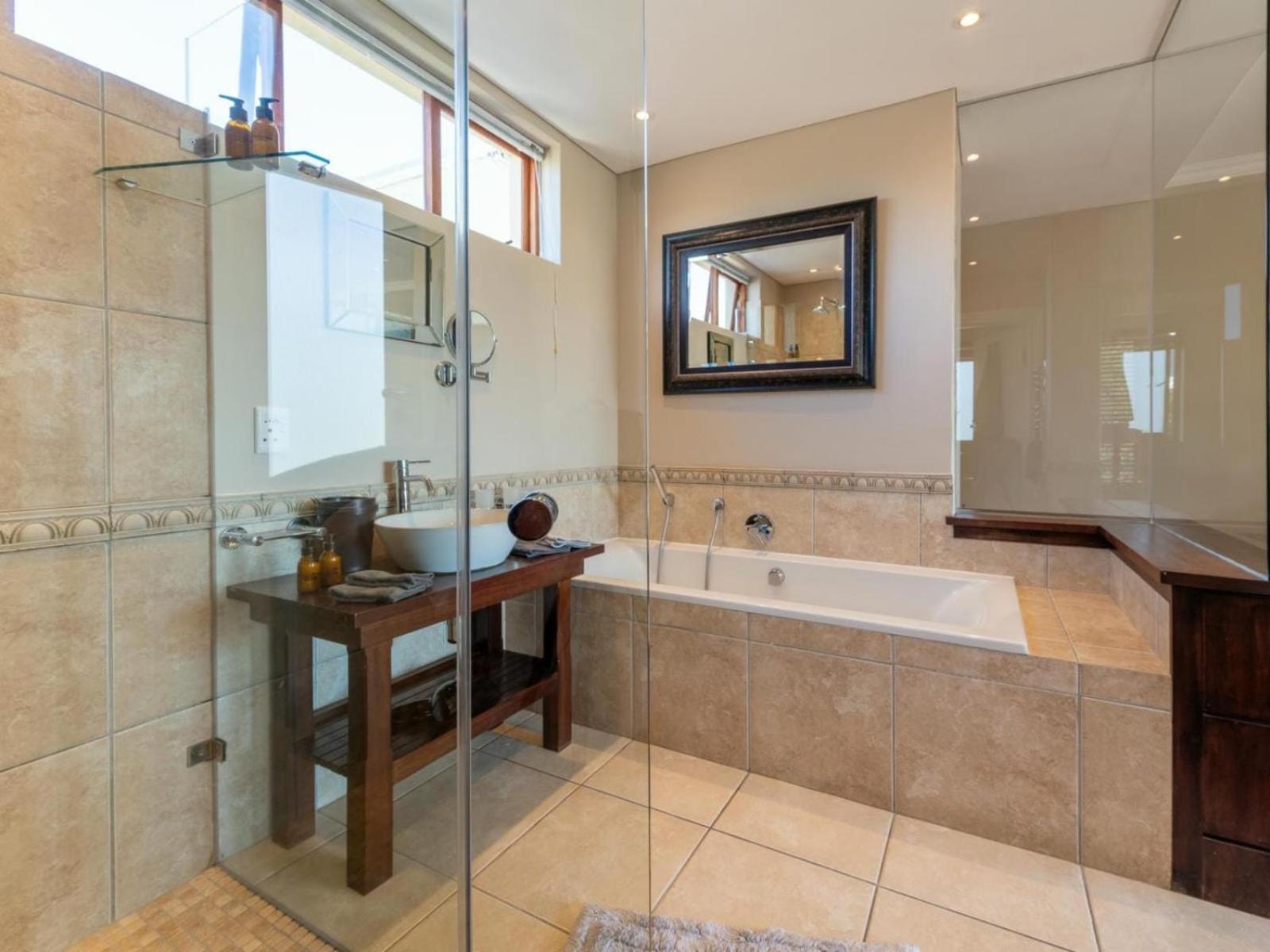 Guest House The Lazy Lion Knysna Room photo